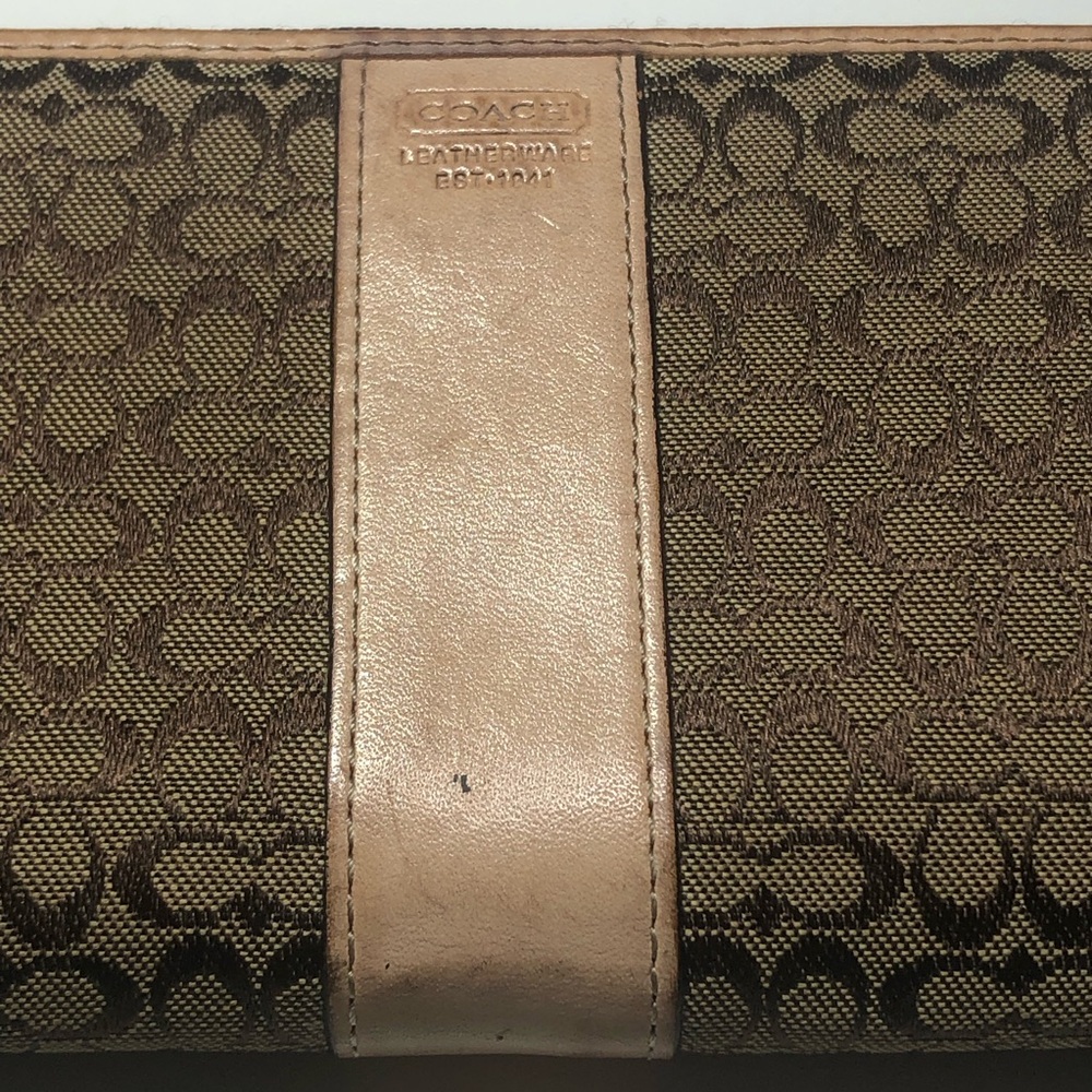 COACH Brown and Tan Signature Zip Around Wallet / Checkbook / Credit Cards - Picture 3 of 14